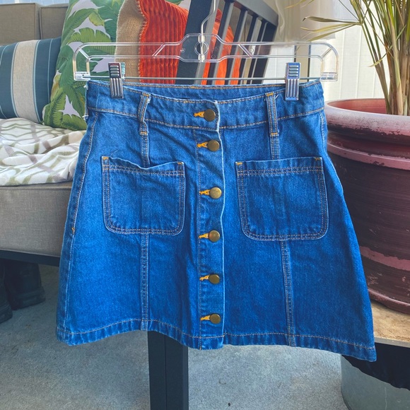 🌿Slim-fitting Blue Jean Button-up Skirt - Picture 1 of 4